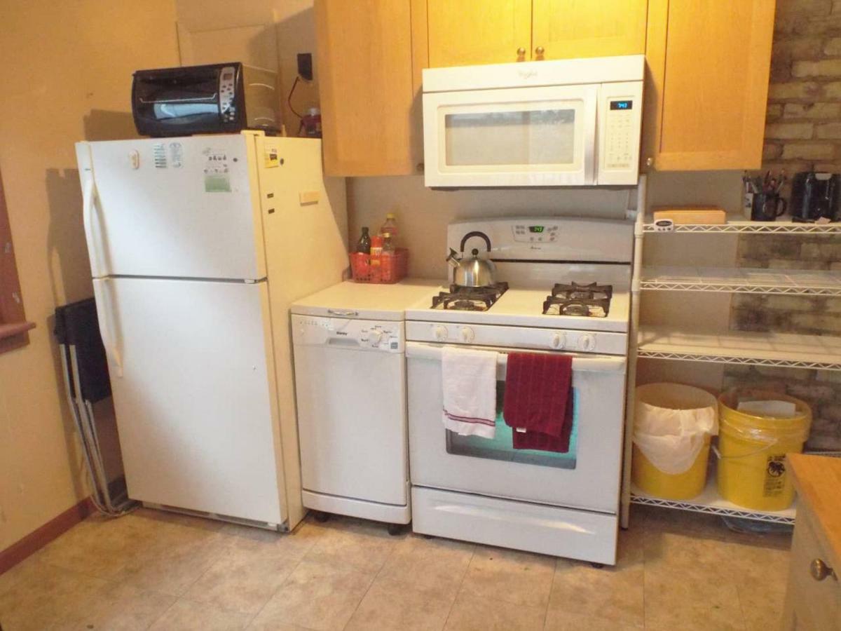 Comfortable 3 Bedroom Craftsman Bungalow In Milwaukee'S Bay View Neighborhood Экстерьер фото