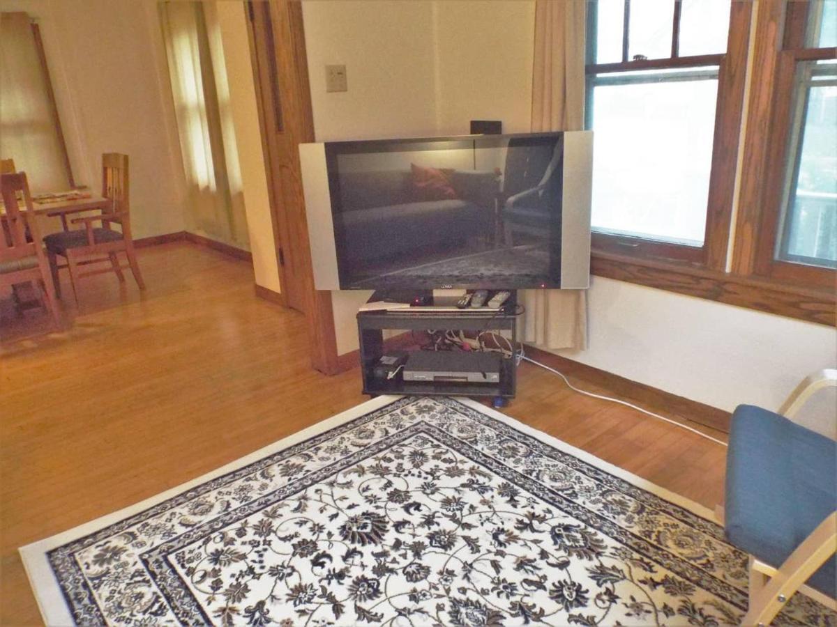 Comfortable 3 Bedroom Craftsman Bungalow In Milwaukee'S Bay View Neighborhood Экстерьер фото