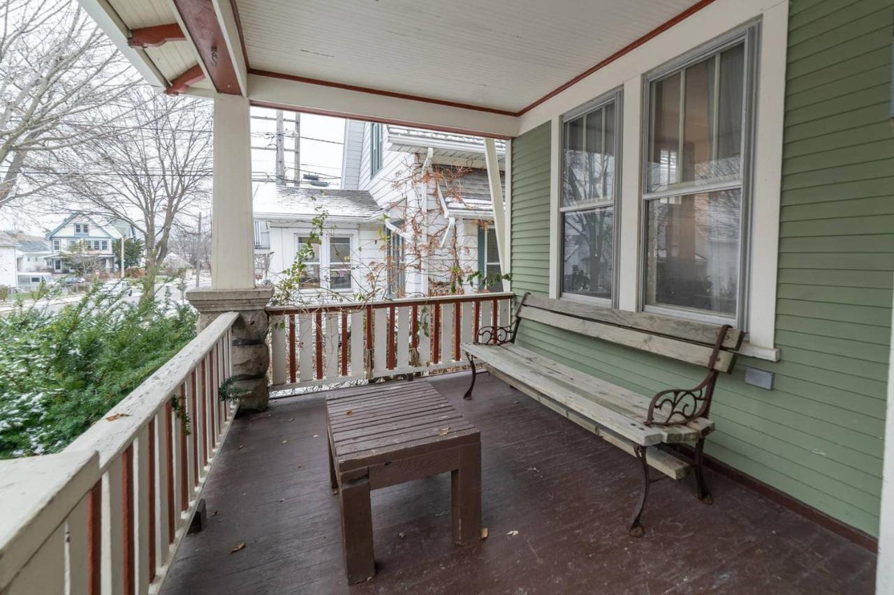 Comfortable 3 Bedroom Craftsman Bungalow In Milwaukee'S Bay View Neighborhood Экстерьер фото