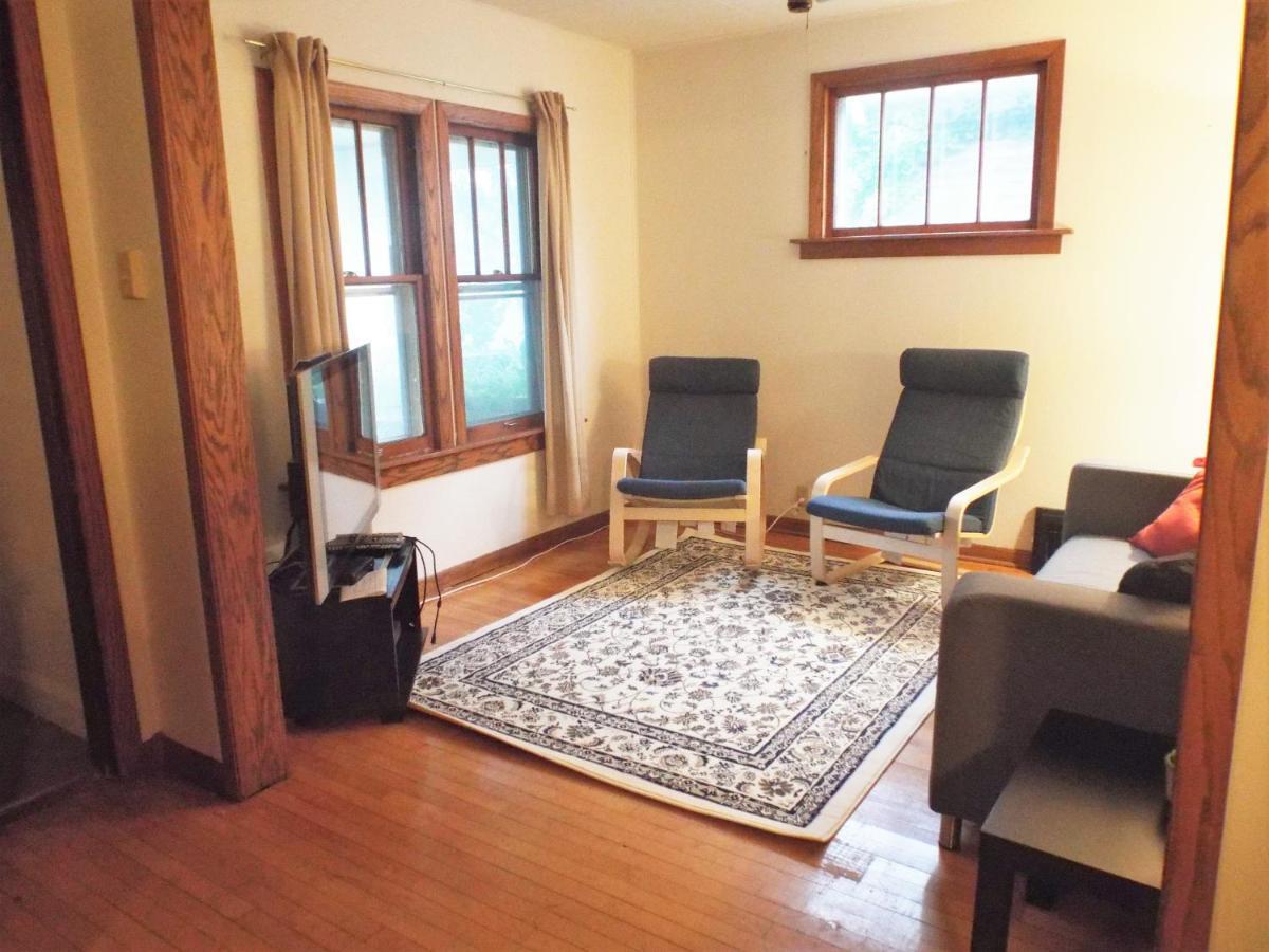 Comfortable 3 Bedroom Craftsman Bungalow In Milwaukee'S Bay View Neighborhood Экстерьер фото